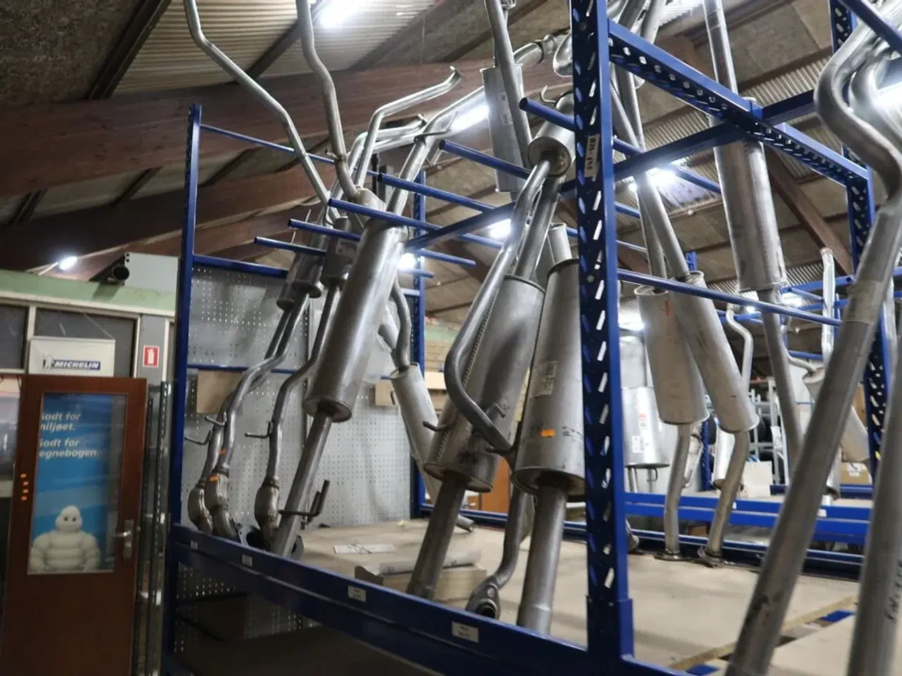 Billede 7 - Indhold i lagerreol