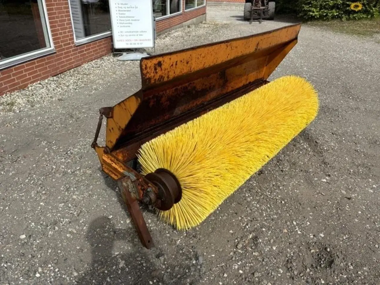 Billede 3 - - - - Kost med A-ramme
