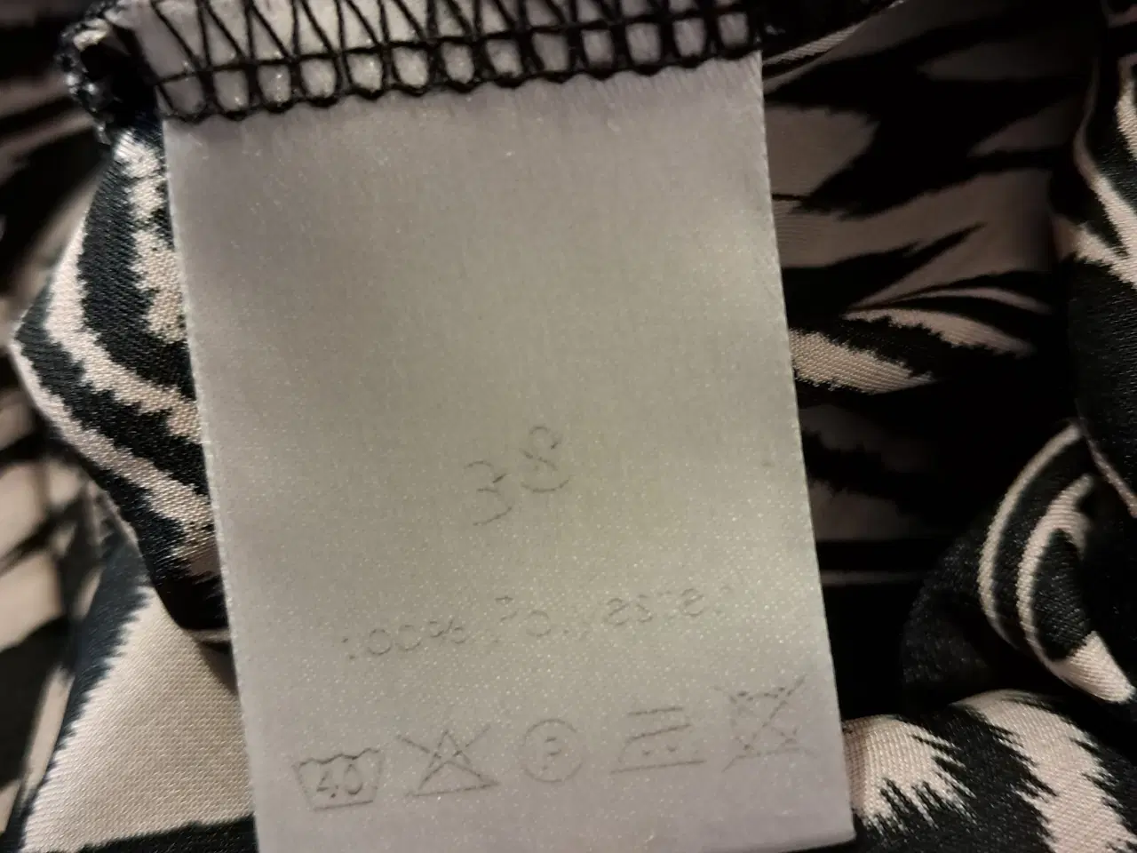 Billede 6 - Fillucca str. 38 bluse