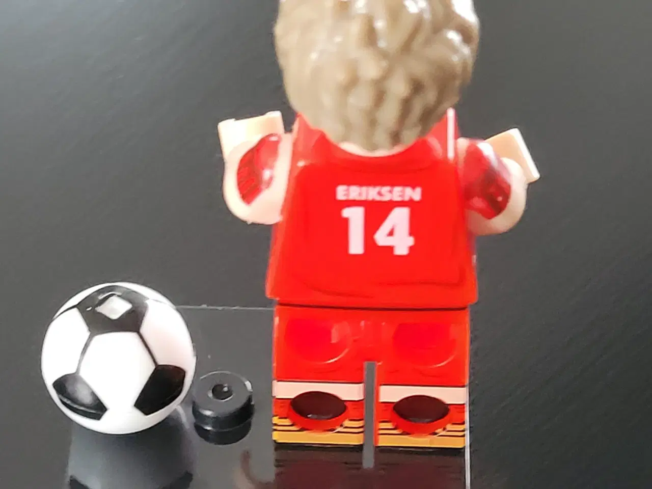 Billede 2 - Christian Eriksen fodbold figur