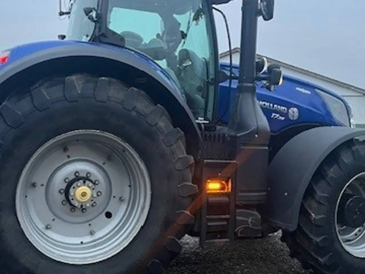 Billede 5 - New Holland T7.315 BluePower med frontlift og frontPTO samt centralsmørring.