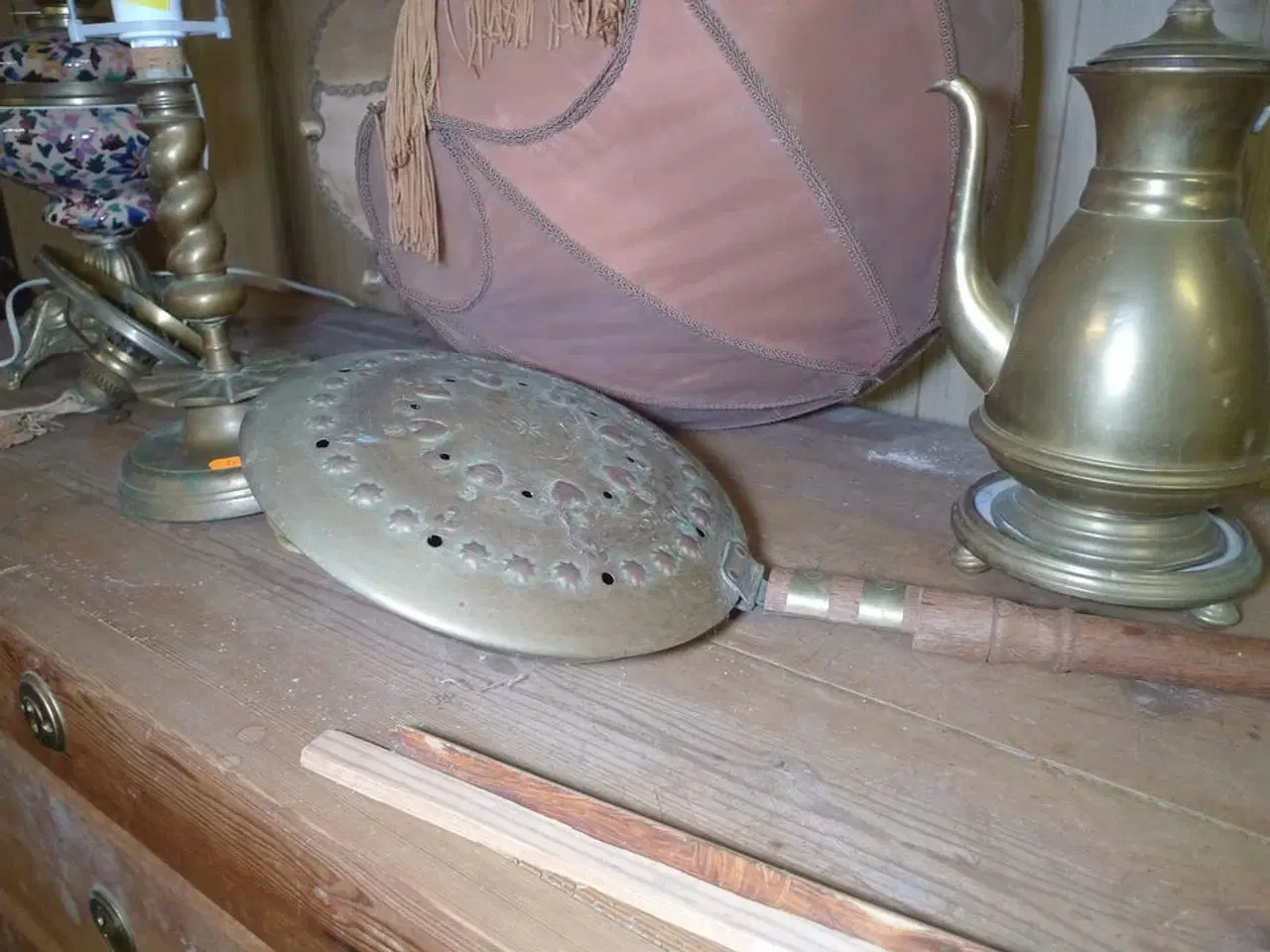 Billede 3 - Messing, 2 stk. lamper, kaffekande og sengevarmer, balancevægt