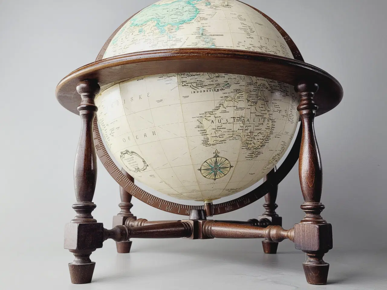 Billede 7 - ⭐️· Vintage Globus på Træstander – ScanGlobe World