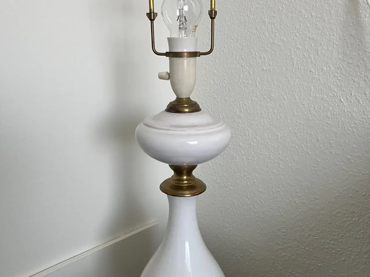 Billede 3 - Fin gammel lampe i porcelæn/keramik og messing