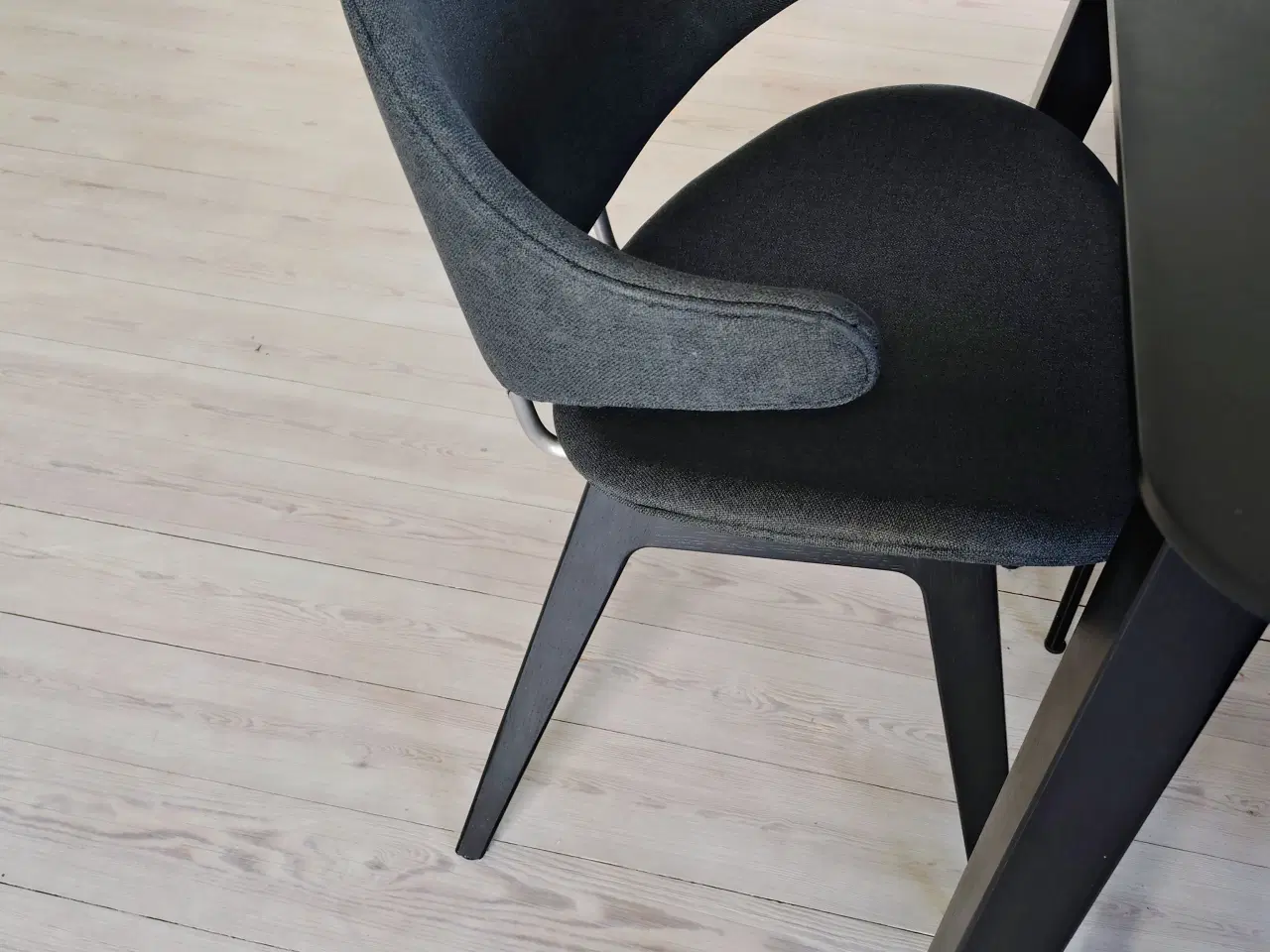 Billede 4 - Stort spisebord inkl. 8 stole