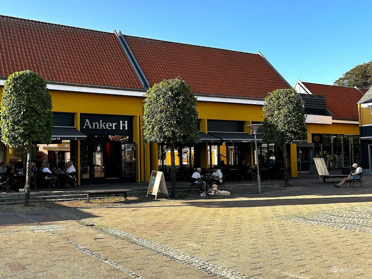 Billede 1 - Lejemål i Nordsjællands hyggeligste shoppingcenter