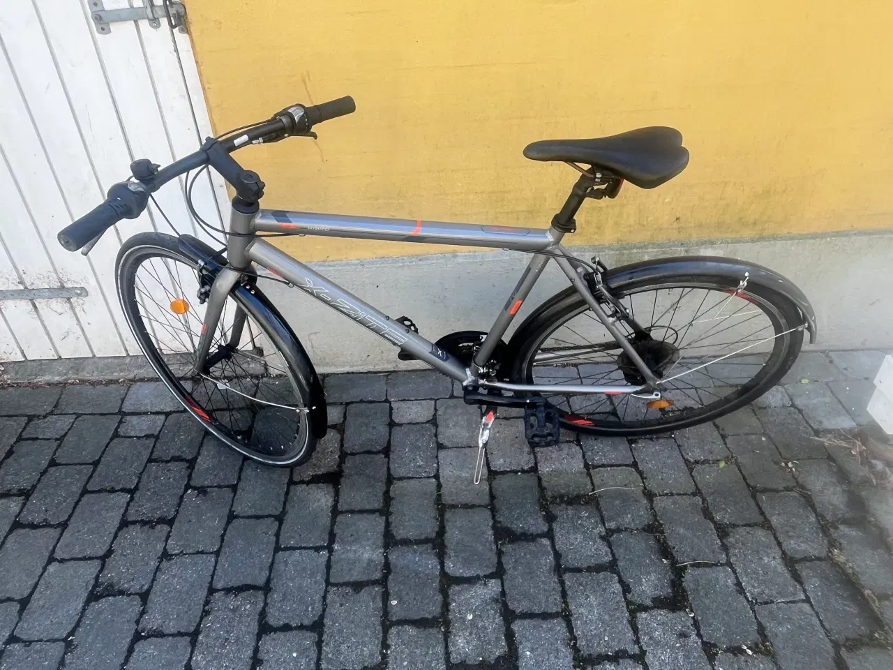 Billede 2 - 28” herre cykel  står som ny 