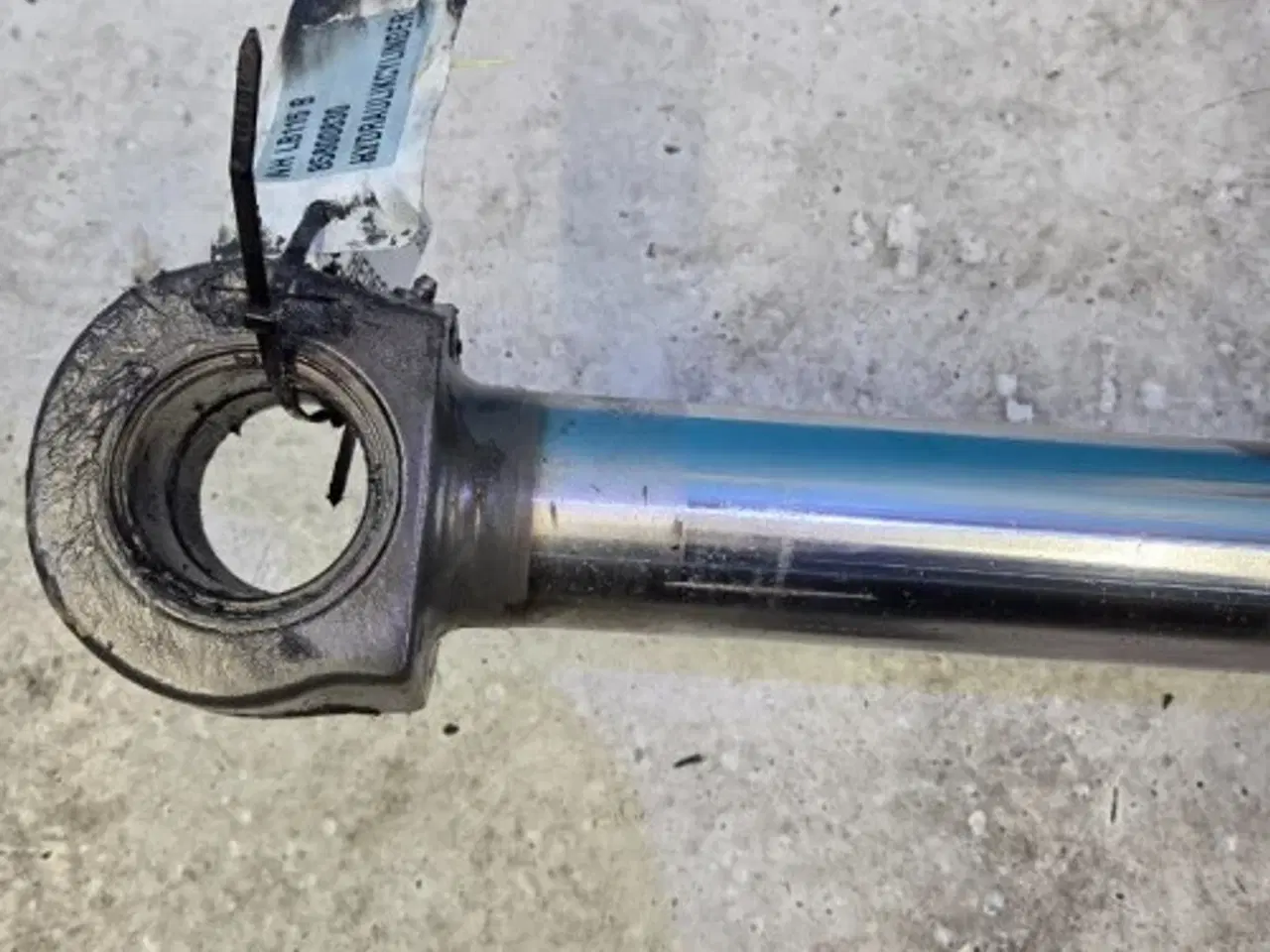 Billede 14 - New Holland LB115B Cylinder 85800830