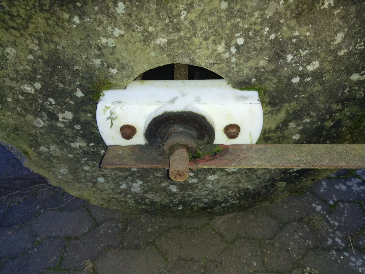 Billede 2 - Agerskov betontromle med næsten nye nylonlejer.