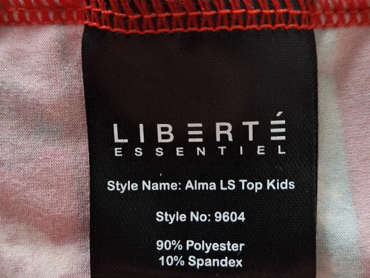 Billede 4 - Ny Liberté julebluse str. 146/152