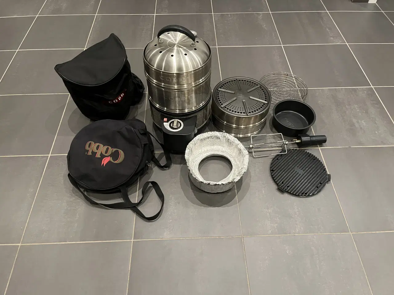 Billede 1 - Cobb gasgrill med tilbehør