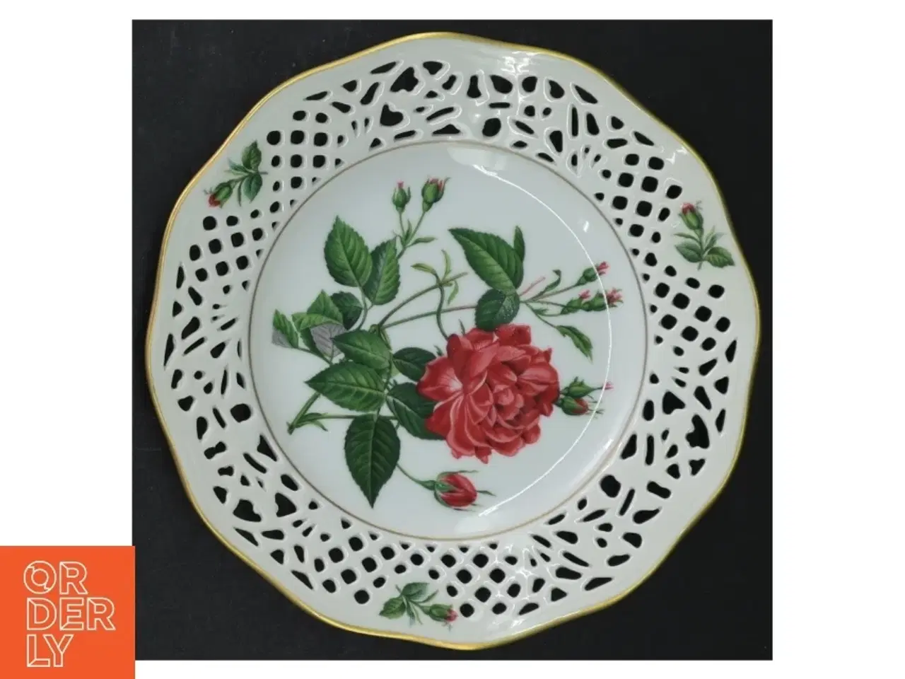 Billede 12 - Porcelænstallerken med gennembrudt kant og rosendekoration fra Firkløveren