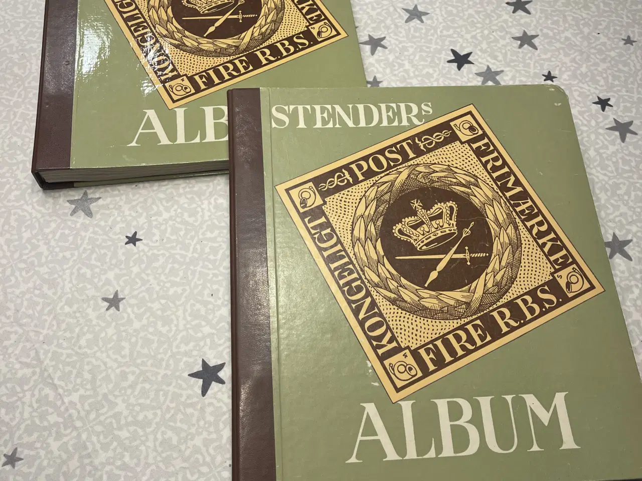 Billede 1 - 2 stk Stender Album DK , med mærker