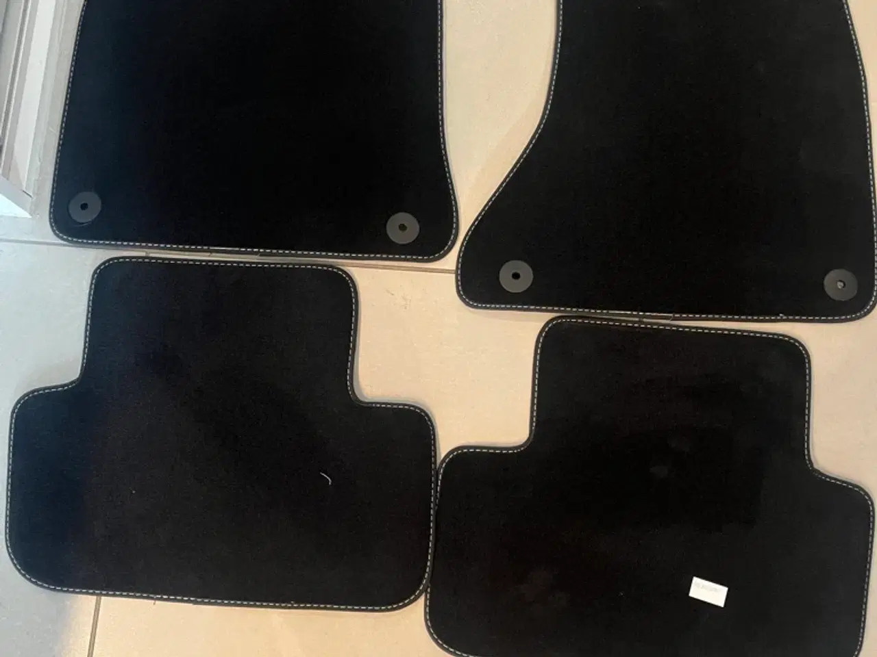 Billede 1 - Audi A4 måtter til 8K nye