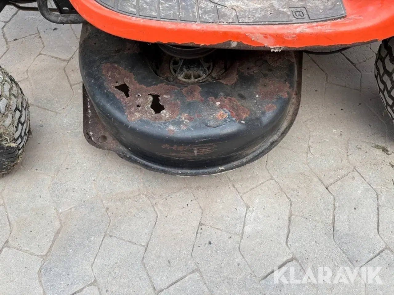 Billede 10 - Græsslåmaskine Husqvarna LTH151