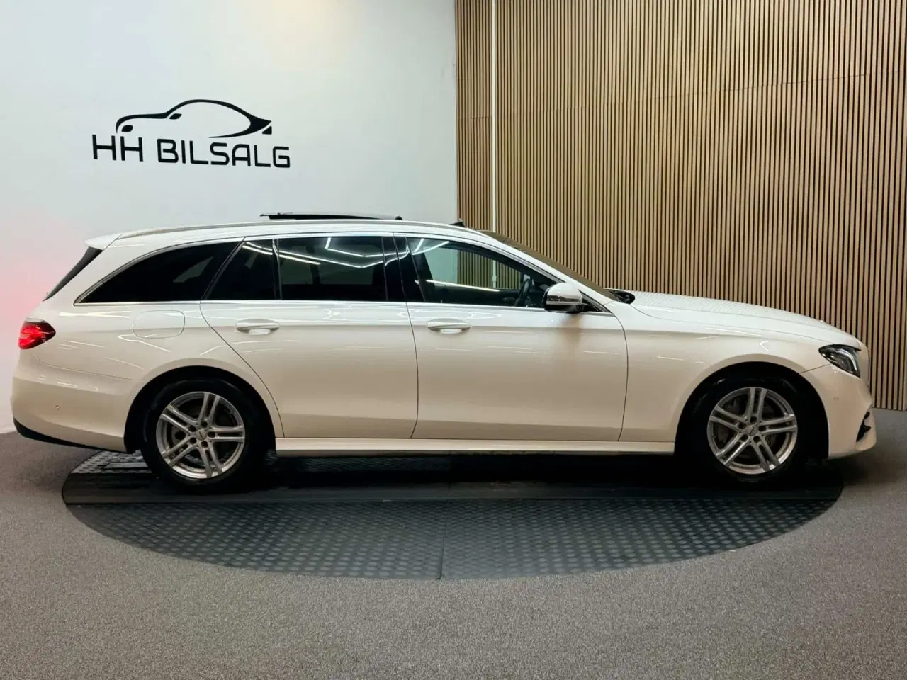 Billede 4 - Mercedes E220 d 2,0 AMG Line stc. aut.