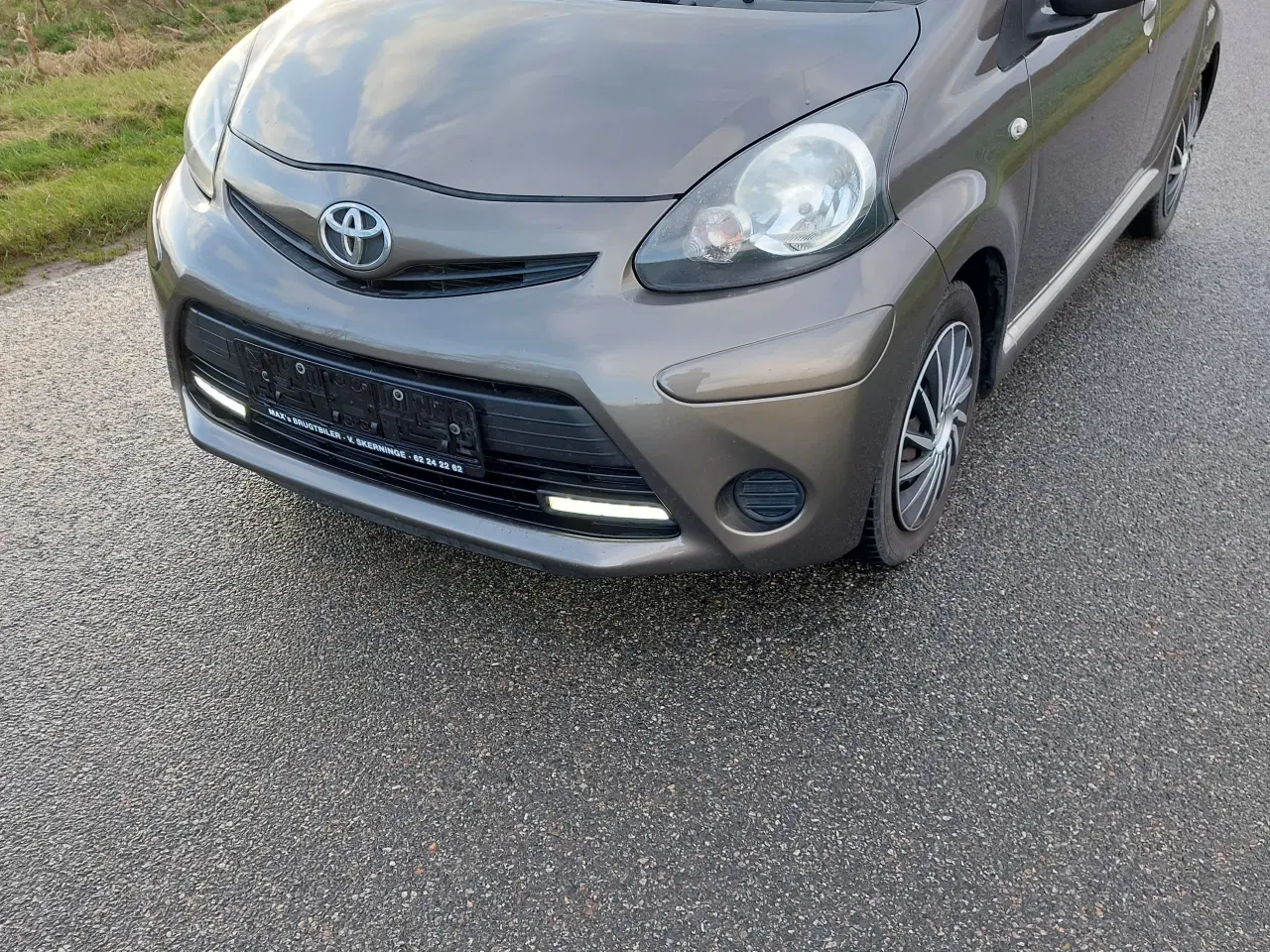 Billede 2 - Toyota Aygo 1,0 benzin årgang 2012. Frisk Nysynet.