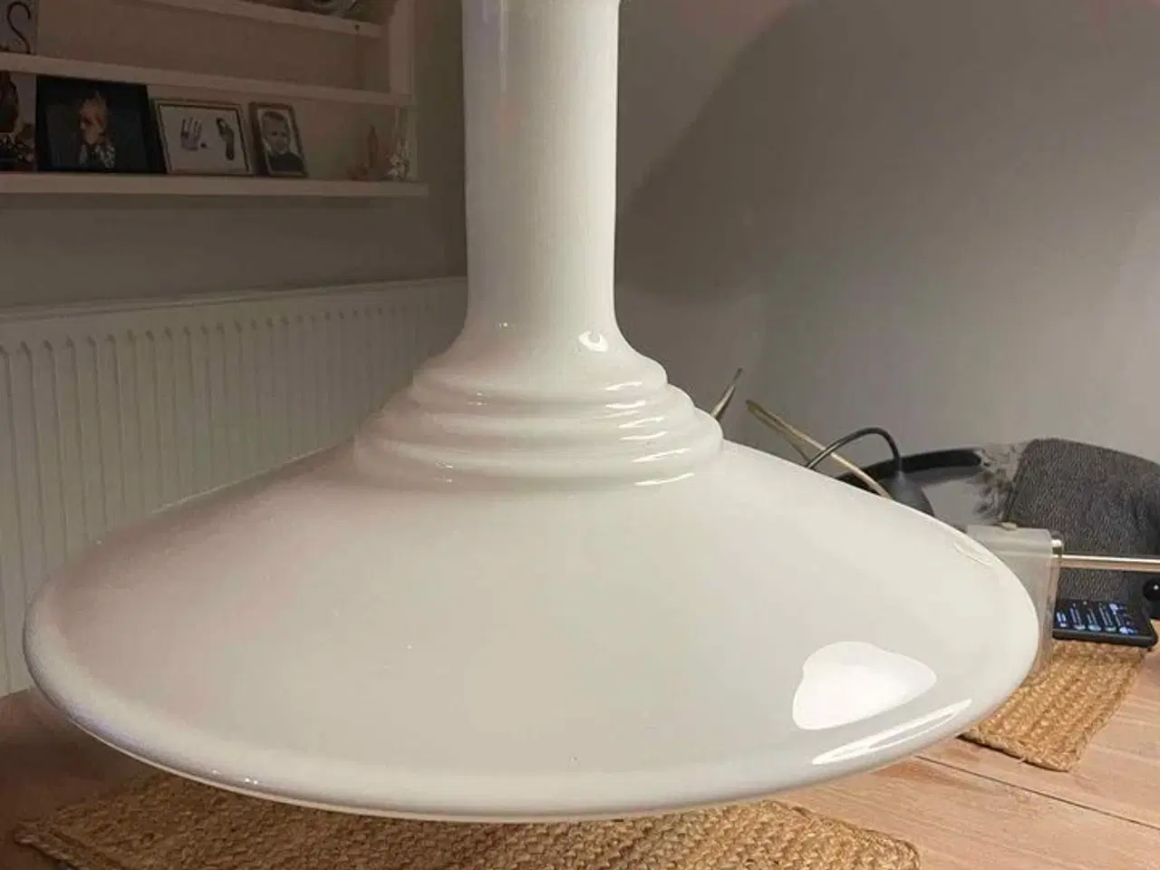Billede 1 - Holmegaards lampe i hvid glas
