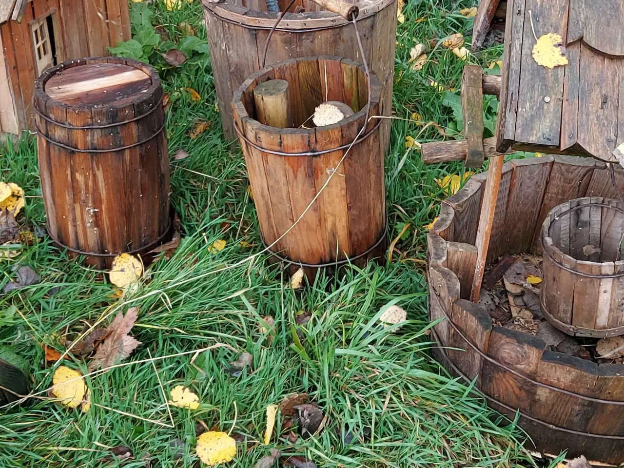 Billede 4 - Træ pynt til haven 