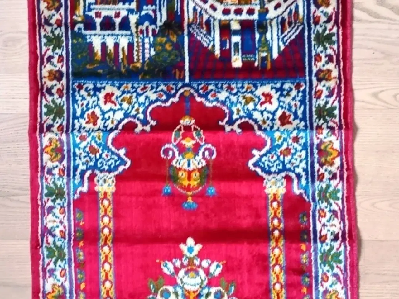 Billede 1 - Bedetæppe. BYD