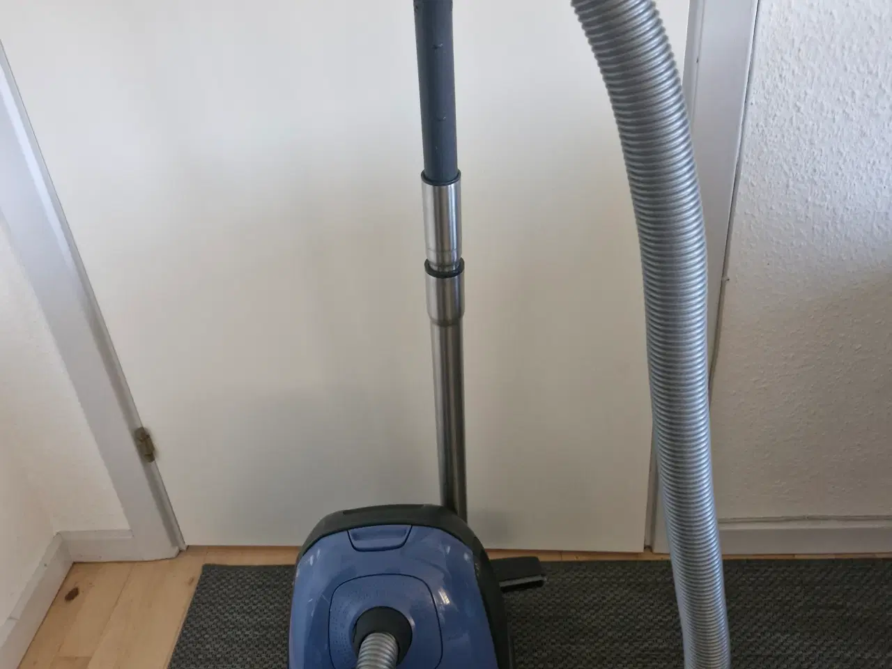 Billede 3 - Støvsuger AEG X-Silence
