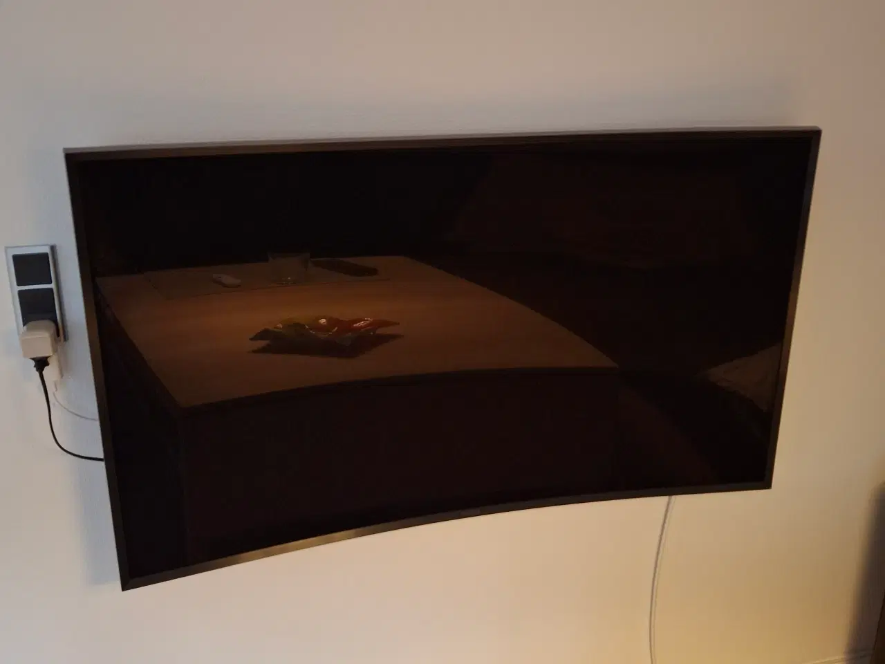 Billede 1 - Samsung buet tv incl vægophæng