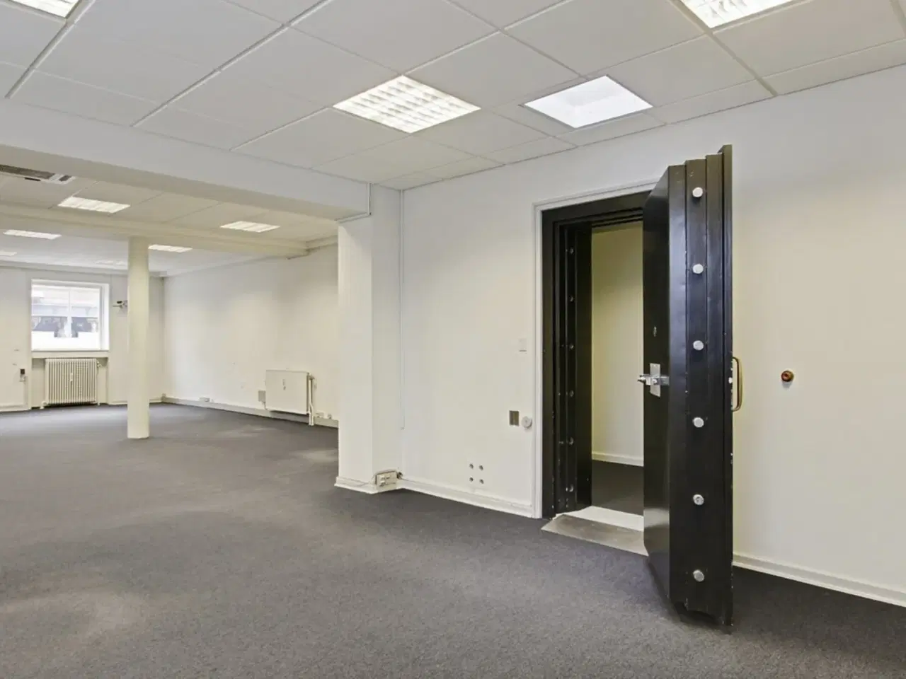 Billede 4 - Tidligere bank