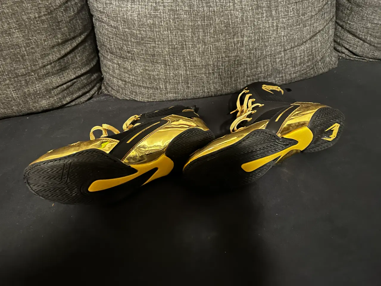 Billede 3 - 🥊 Venum Bokse Støvler – Sort/Guld – Str. 47,5 – H