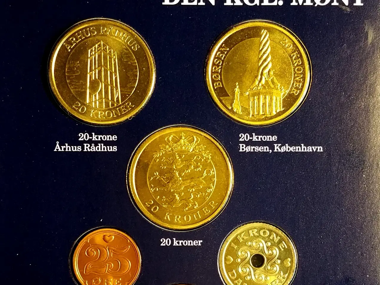 Billede 1 - DET KGL MØNTSÆT 2003 med 20 KR BØRSEN & 20KR ÅRHUS
