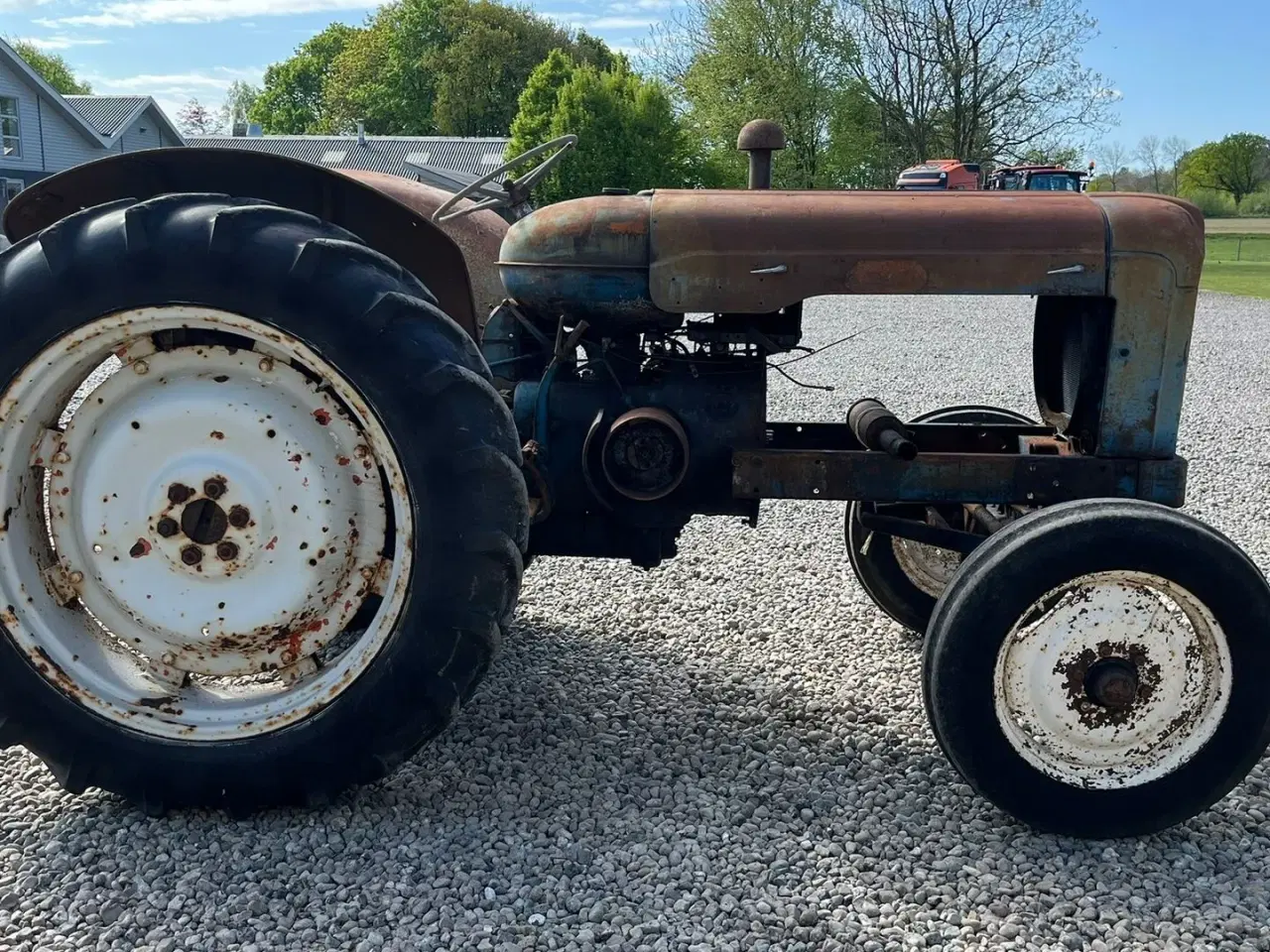 Billede 14 - Fordson Major Motoren mangler, men mange god dele.