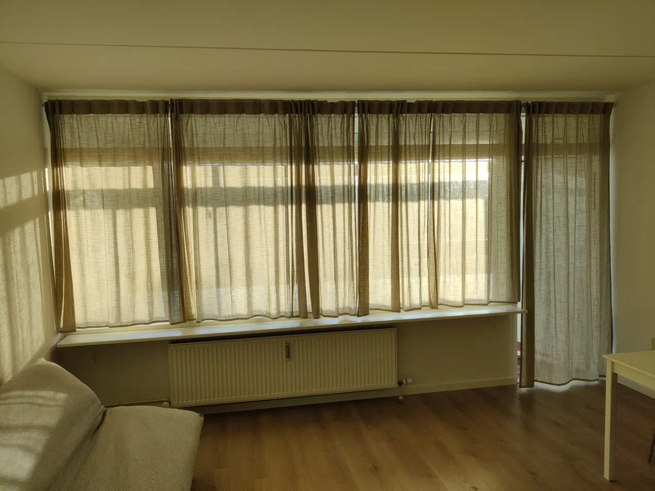 Billede 2 - 6 stk SILVERLONN tynde gardiner incl gardinstænger