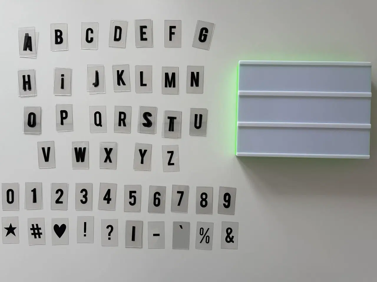 Billede 1 - Lysboks med 92 bogstaver og symboler