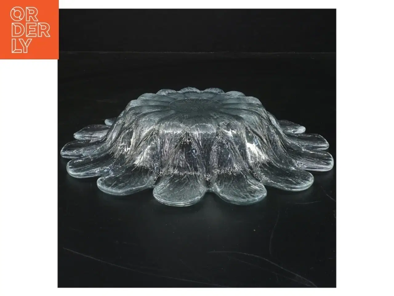 Billede 2 - Glas skål med blomsterdesign (str. Ø 23 cm)