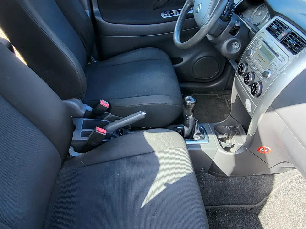 Billede 9 - ​Suzuki Liana 1,6 GLX – Nysynet, velholdt og hunde