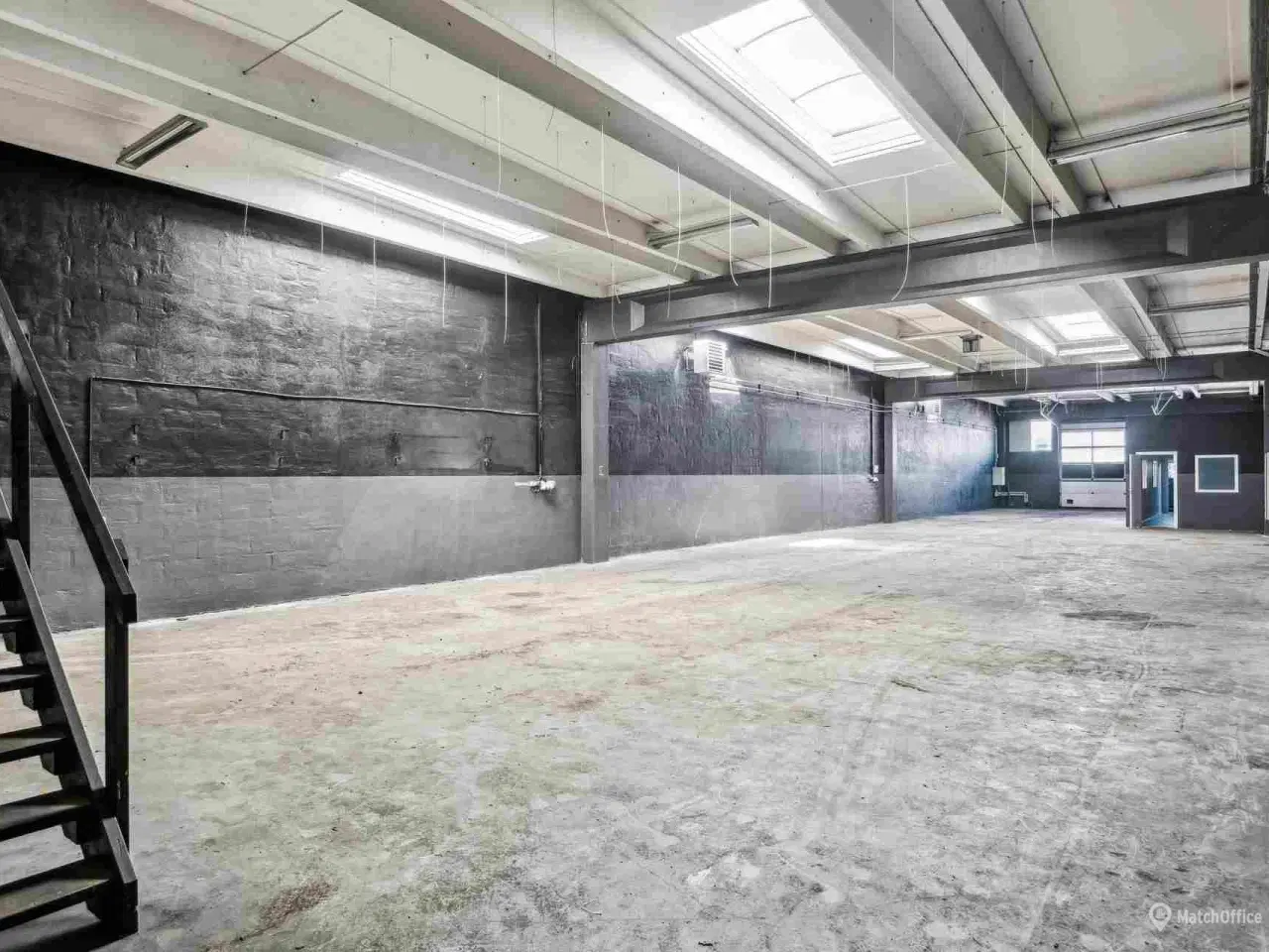 Billede 1 - Lagerlokale - oplagt til lastmile. håndværkere eller værksted