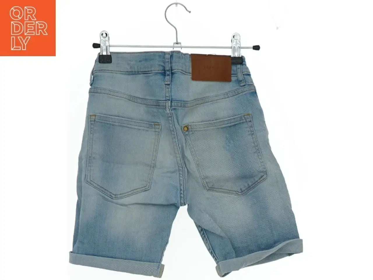 Billede 2 - Denimshorts fra H&M (str. 134)
