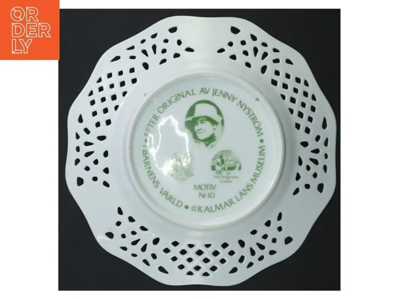 Billede 3 - Jenny Nystrm porcelænstallerken fra Kalmar Läns Museum (str. Ø 18,5 cm)