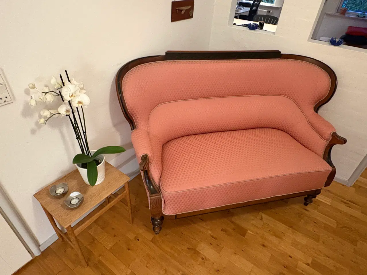 Billede 2 - Chr 8 sofa med nyere polstring