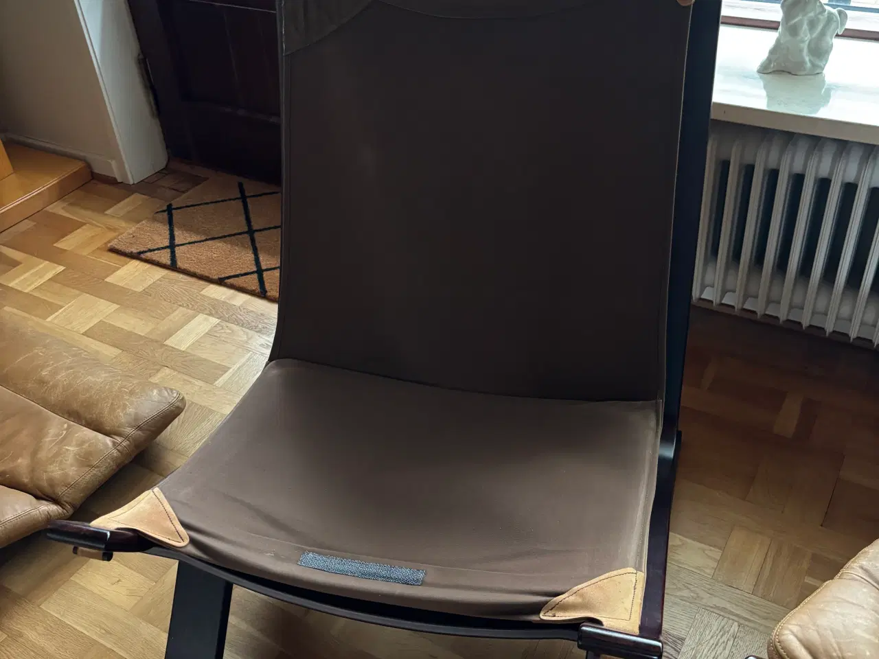 Billede 5 - 2 lænestole i tidsløst læderdesign med patina