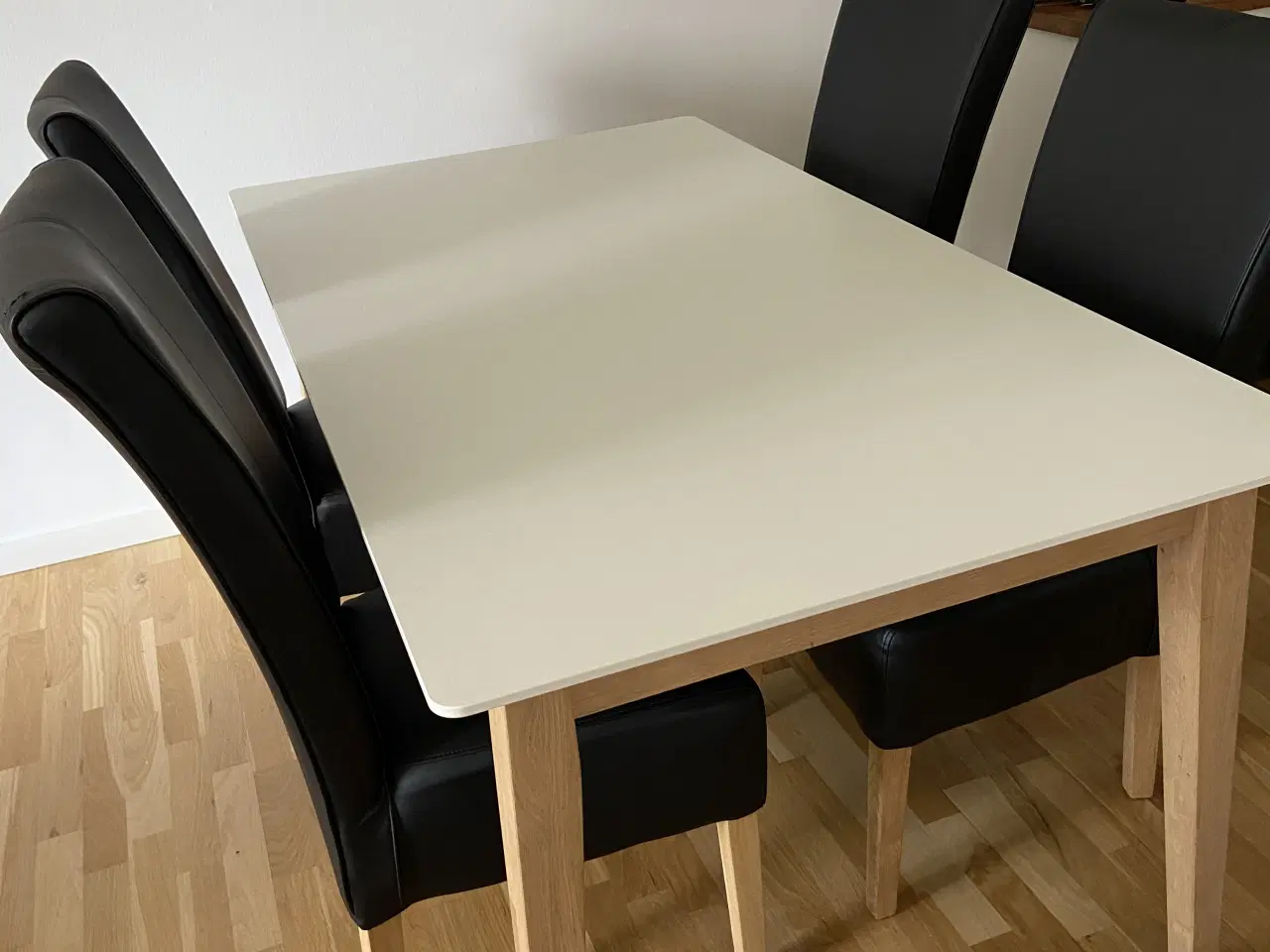 Billede 2 - Sofabord med 6 stole