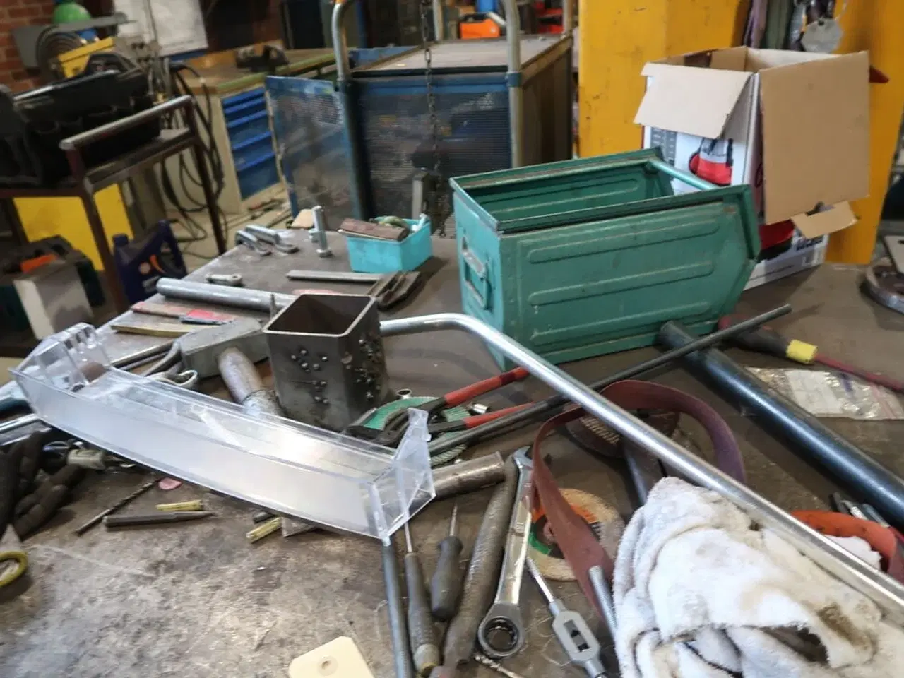 Billede 10 - Svejsebord med div. Værktøj og varelager