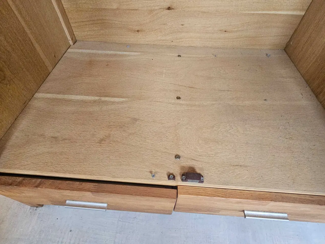 Billede 2 - Garderobe i massivt egetræ, naturlig