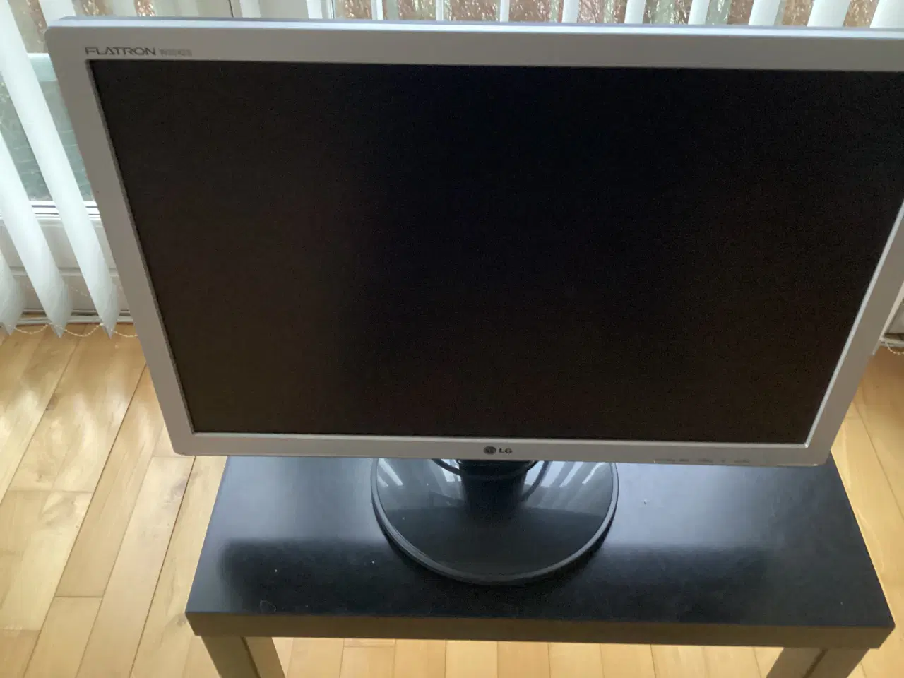 Billede 2 - LG Fladskærm sælges