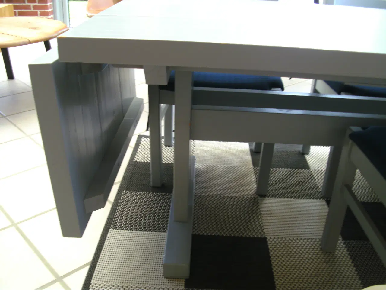 Billede 4 - Spisebord og 6 stole