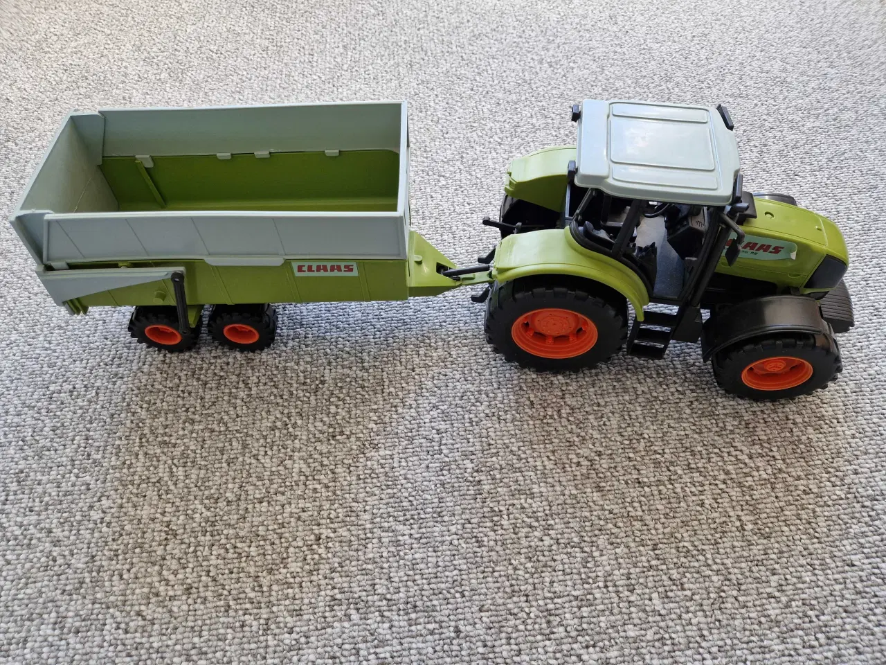 Billede 1 - Traktor med tipvogn 