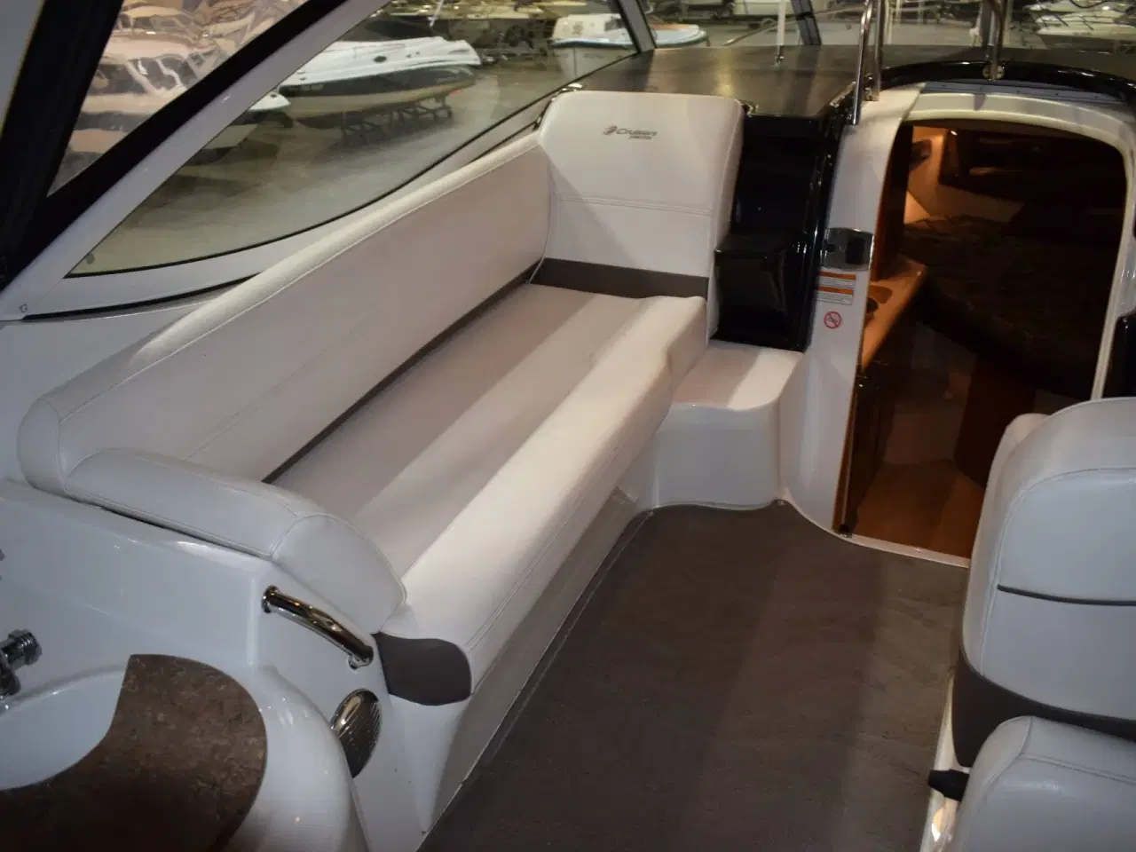 Billede 4 - Cruiser Yachts 300 Express - Twin Volvo Penta D3/Udstyr - DIESEL