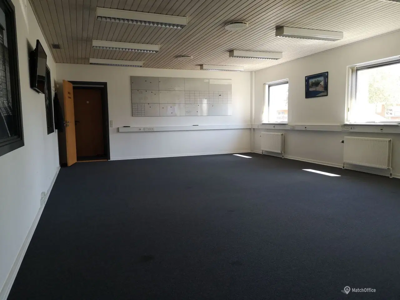 Billede 4 - Kontor med stor synlighed fra indfaldsvej - mulighed for ekstra lager