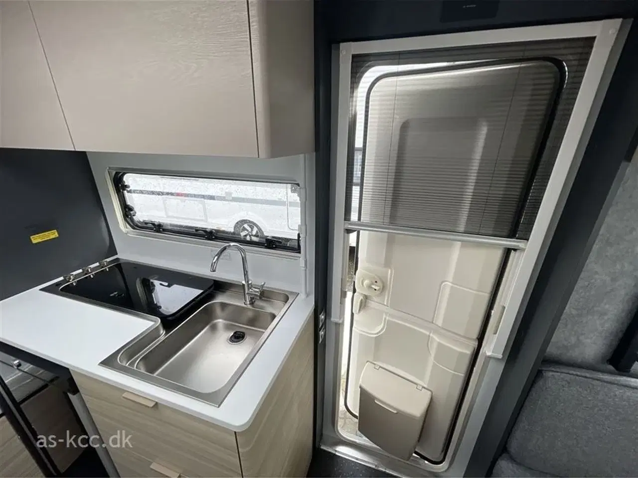 Billede 12 - 2026 - Adria Altea 492 LU   Adria Altea 492 LU årg. 2026 med enkeltsenge og udtræk. 5 sovepladser, 4 siddepladser. Glasfiber tag, sider, forende og bagende