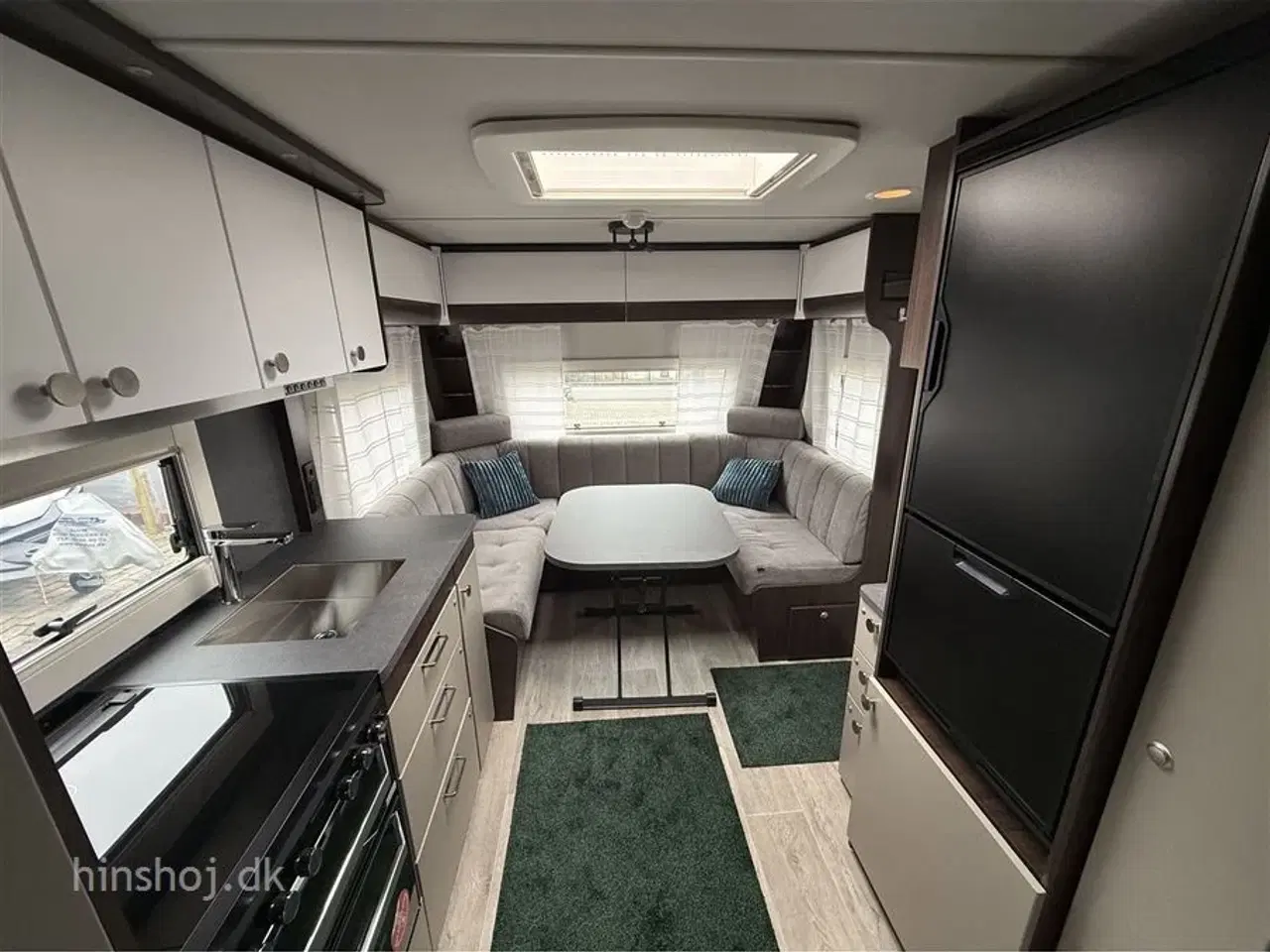 Billede 5 - 2025 - Polar Blueline 520 FD   Lækker luksus vintervogn med dobbeltseng, rundsiddegruppe fra Hinshøj Caravan