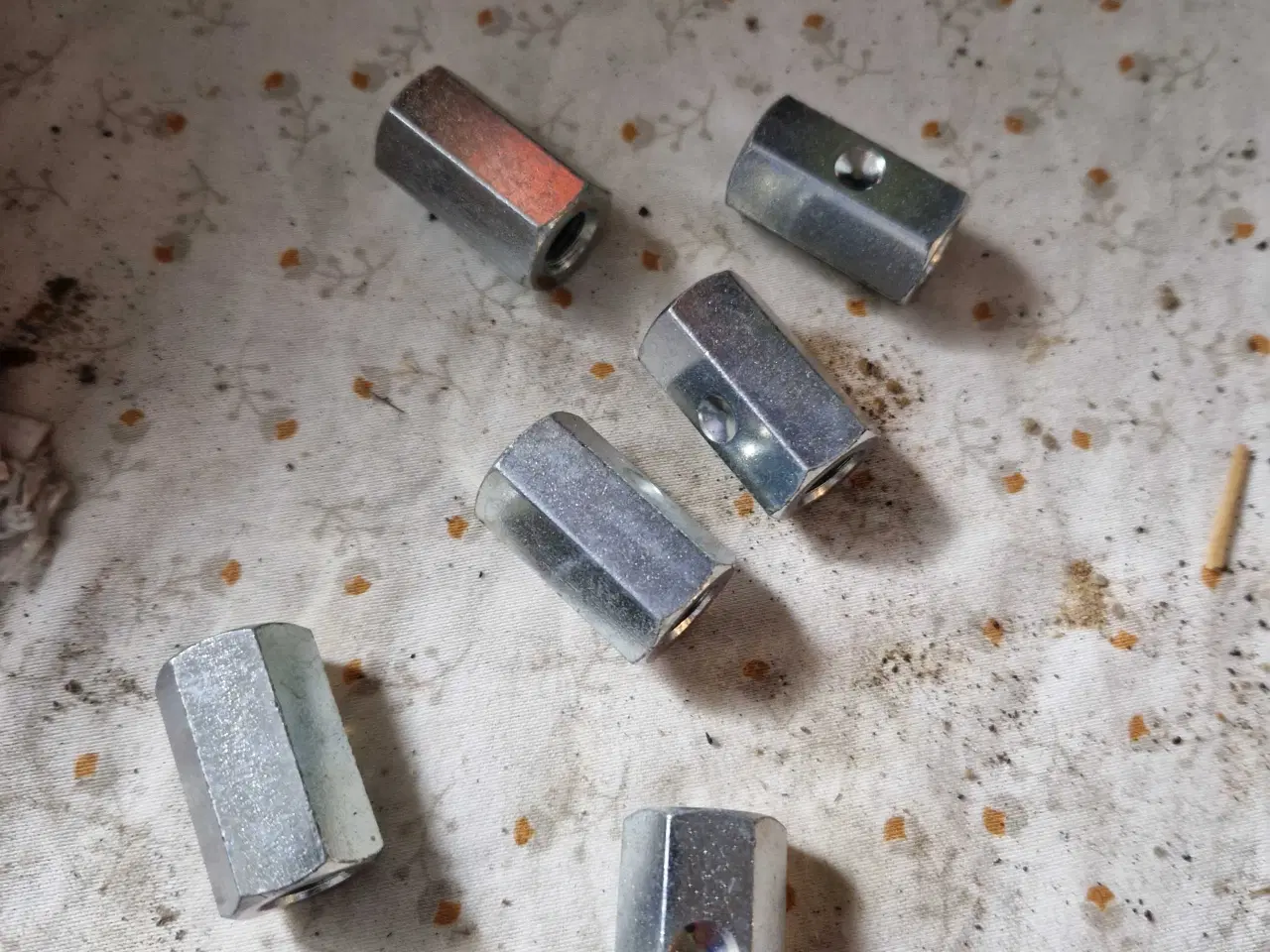 Billede 2 - Lang møtrikker